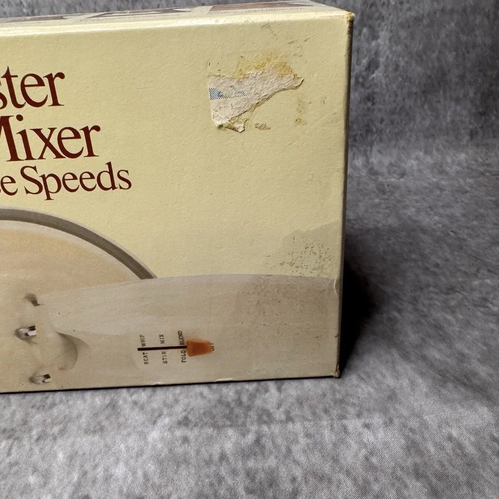 NOS Vintage 1983 Sunbeam Mixmaster Hand Mixer 3 Speeds Almond 03016